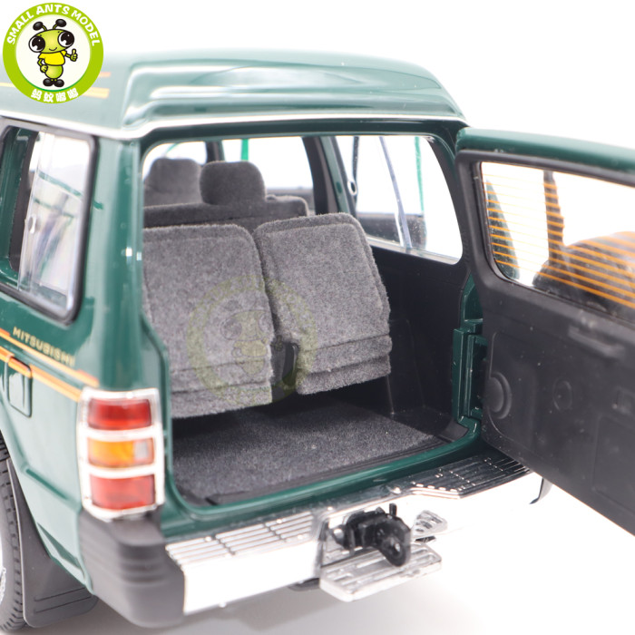 1/18 Sunyork Mitsubishi PAJERO V31 Diecast Model Toy Car Boys Girls Gifts
