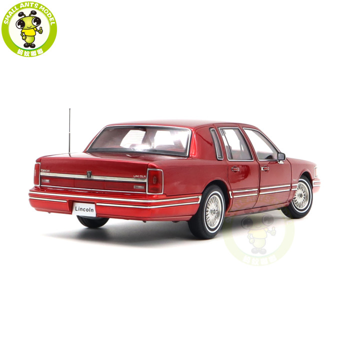 1/18 Lincoln Town Car 1990 Second Generation FN36/116 Diecast Model Toy Cars Boys Girls Gifts