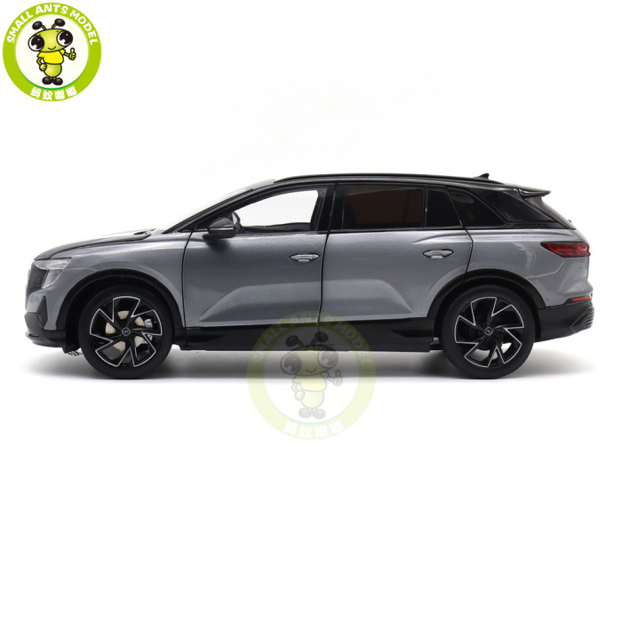 1/18 Audi Q5 e-tron 2022 With Light Diecast Model Toys Car Gifts For Boyfriend Father