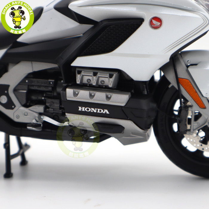 1/12 Honda Gold Wing GL1800 LCD Models Diecast Motorcycle Model Toys Gifts For Boyfriend Father Husband