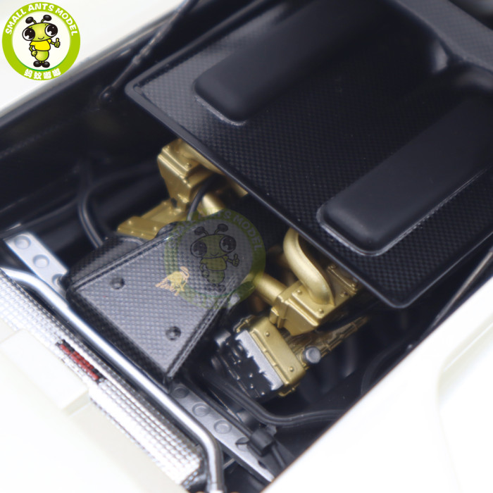 1/18 Autoart 79141 Lamborghini Diablo SE30 JOTA Ballon White Model Car Gifts For Husband Father Boyfriend