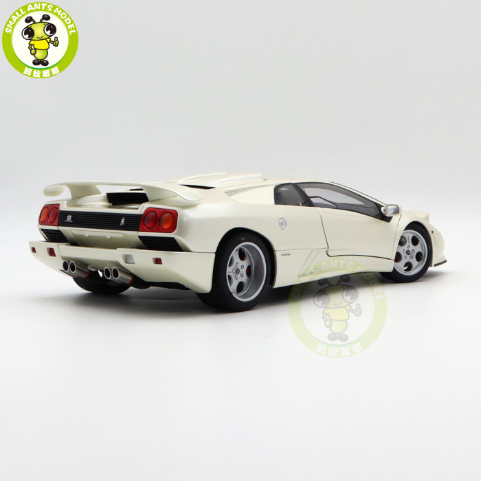 1/18 Autoart 79141 Lamborghini Diablo SE30 JOTA Ballon White Model Car Gifts For Husband Father Boyfriend