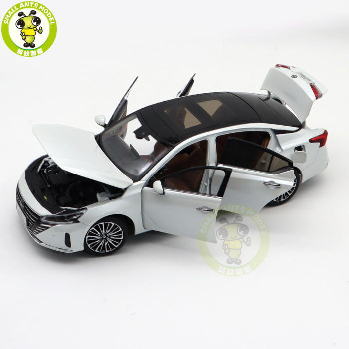 1/18 Nissan ALTIMA 2022 Diecast Model Toys Car Gifts For Father Boyfriend Husband