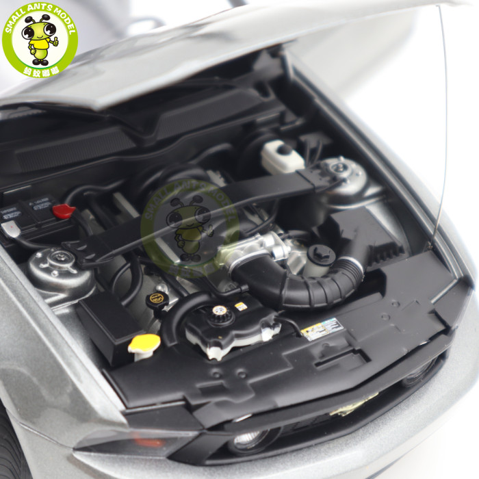 1/18 Ford Mustang GT 2010 Autoart 72911 Sterling Grey Metallic Diecast Model Car Gifts For Friends Father