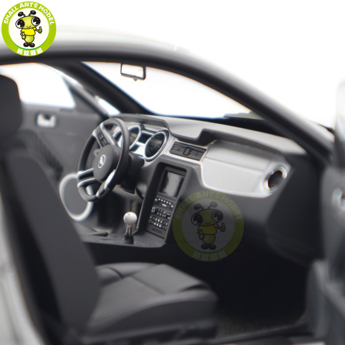 1/18 Ford Mustang GT 2010 Autoart 72911 Sterling Grey Metallic Diecast Model Car Gifts For Friends Father