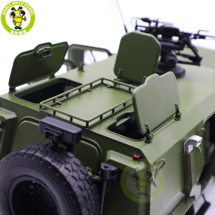 1/18 DFM Warrior 3 Protective All-terrain Off-Road Military Vehicles Diecast Model Toys Car Boys Girls Gifts