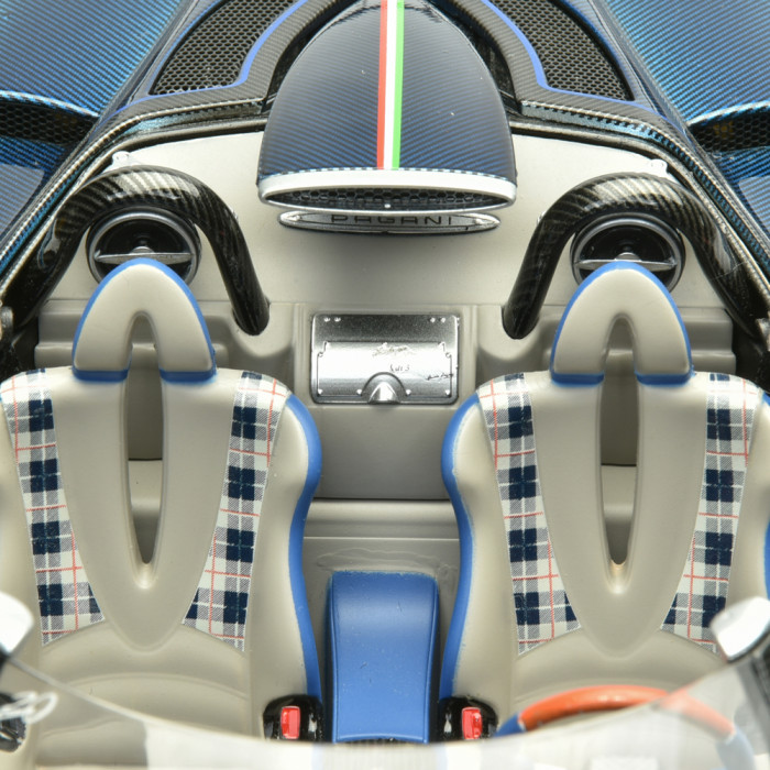 1/18 LCD Pagani ZONDA HP Barchetta Supercar Racing Car Diecast Model Car Gifts For Father Boyfriend Husband