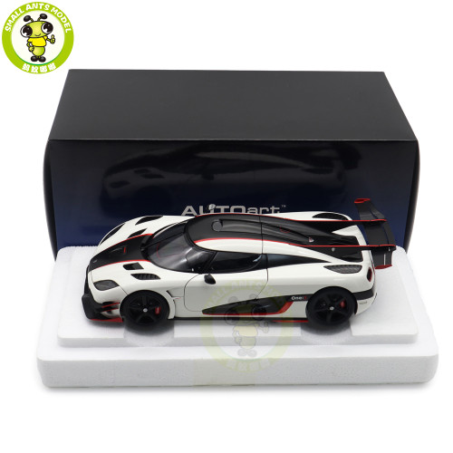 1/18 Autoart 79016 Koenigsegg ONE 1 Pebble White Carbon Black Red Accents Model Car Gifts For Husband Father Boyfriend