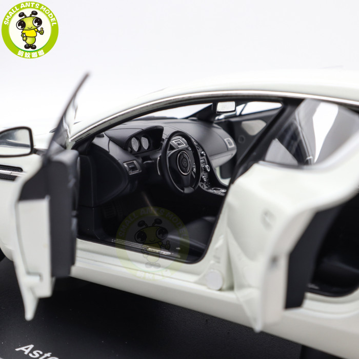 1/18 Aston Martin Rapide S 2015 Autoart 70256 Stratus White Model Toy Car Gifts For Father Friends