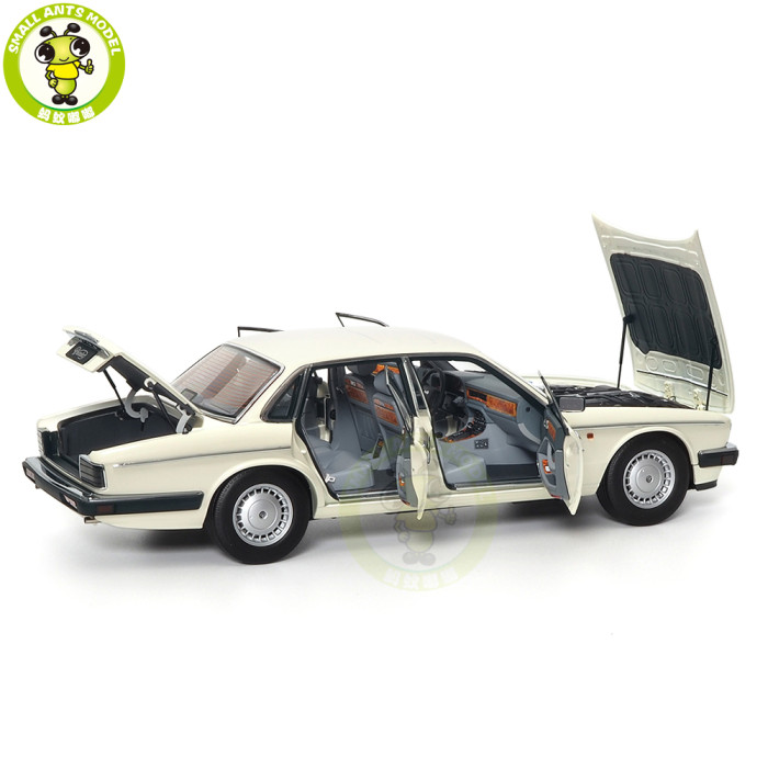 1/18 Jaguar Daimler XJ XJ6 XJ40 Glacier White Almost Real 810542 Diecast Model Car Gifts For Father Friends