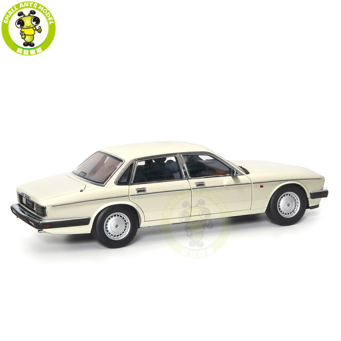 1/18 Jaguar Daimler XJ XJ6 XJ40 Glacier White Almost Real 810542 Diecast Model Car Gifts For Father Friends