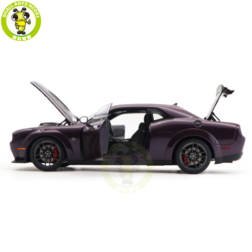 Modèle Réduit Autoart 1:18 Dodge Challenger R/T Scat Pack Widebody 2022 - Boîte AA71773