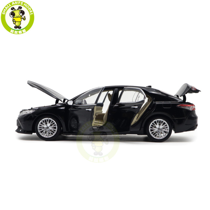 1/18 Toyota Camry 2018 8th generation Diecast Car Model Toys for kids Gifts