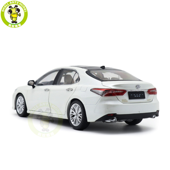1/18 Toyota Camry 2018 8th generation Diecast Car Model Toys for kids Gifts