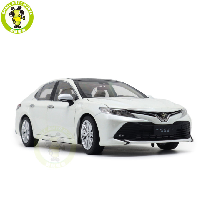 1/18 Toyota Camry 2018 8th generation Diecast Car Model Toys for kids Gifts