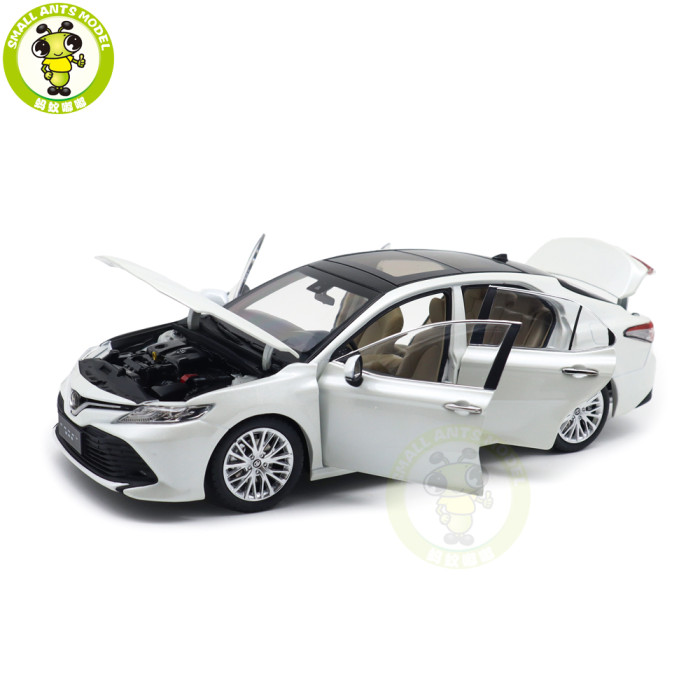 1/18 Toyota Camry 2018 8th generation Diecast Car Model Toys for kids Gifts