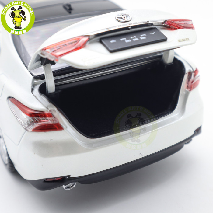 1/18 Toyota Camry 2018 8th generation Diecast Car Model Toys for kids Gifts