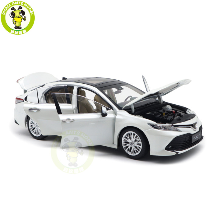 1/18 Toyota Camry 2018 8th generation Diecast Car Model Toys for kids Gifts