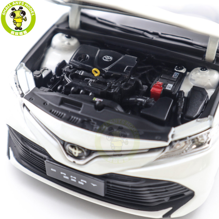 1/18 Toyota Camry 2018 8th generation Diecast Car Model Toys for kids Gifts