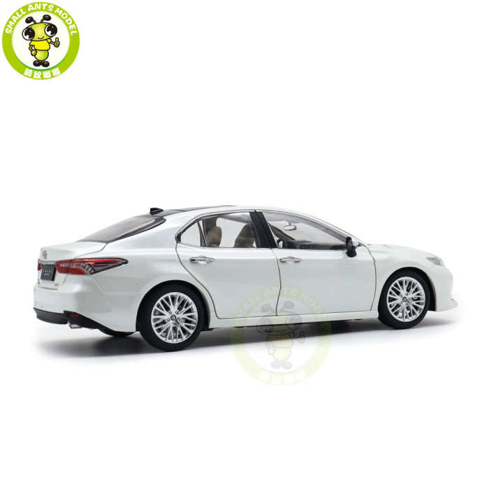1/18 Toyota Camry 2018 8th generation Diecast Car Model Toys for kids Gifts