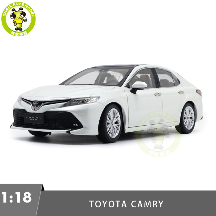 1/18 Toyota Camry 2018 8th generation Diecast Car Model Toys for kids Gifts