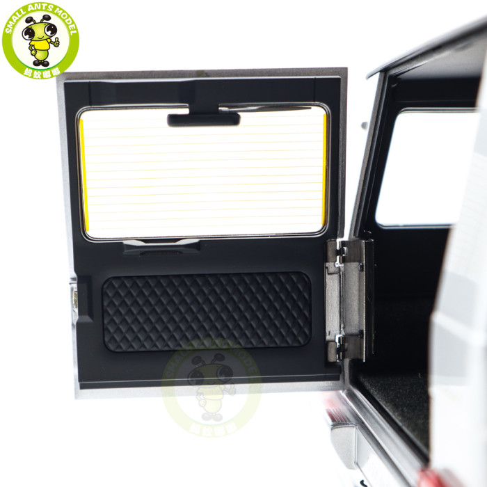 1/18 Mercedes-BENZ G500 4×4² G Class AUTOart 76318 Silver Model Car