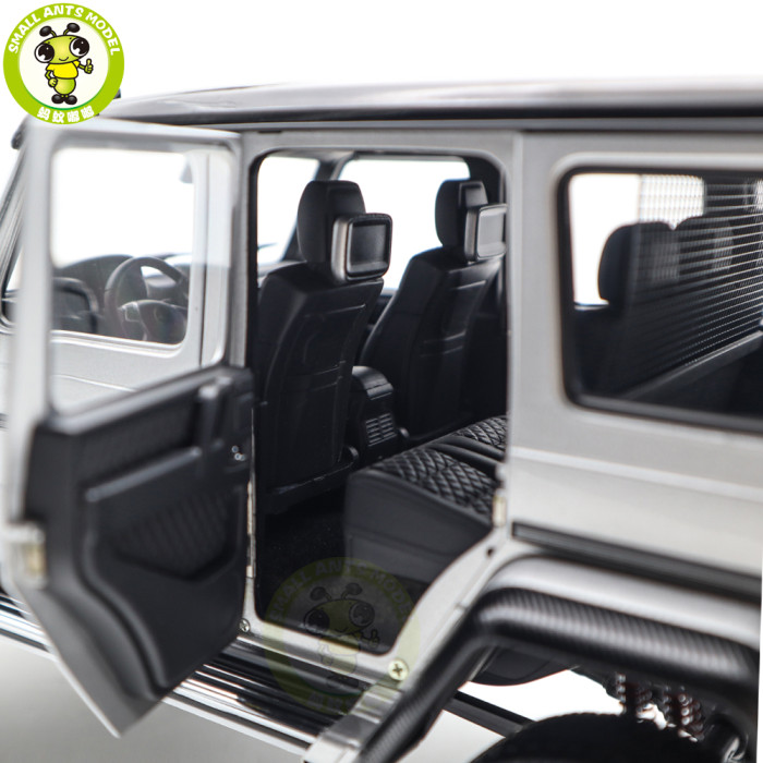 1/18 Mercedes-BENZ G500 4×4² G Class AUTOart 76318 Silver Model Car