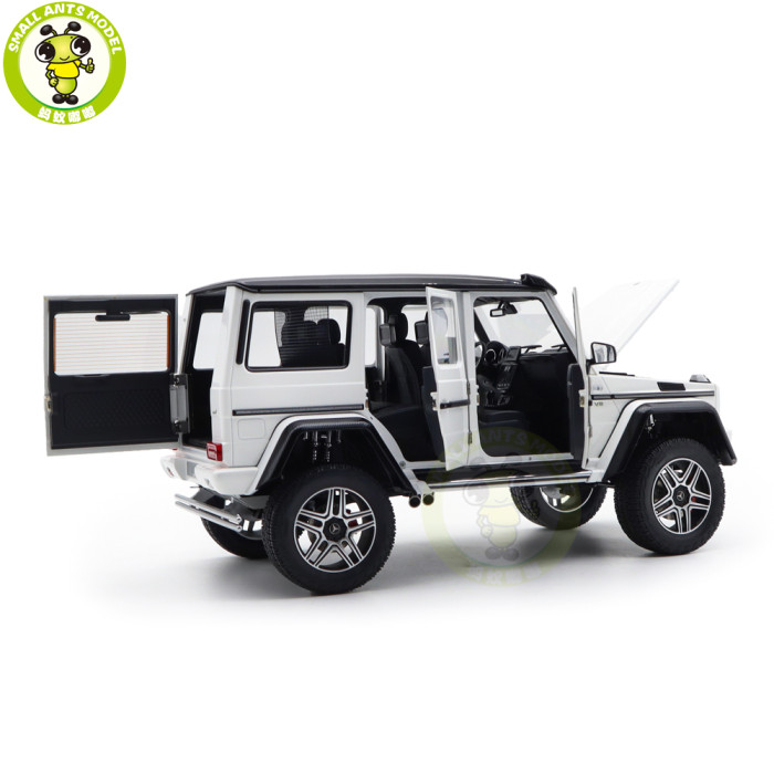 1/18 Mercedes-BENZ G500 4×4² G Class AUTOart 76316 Gloss White Model Car