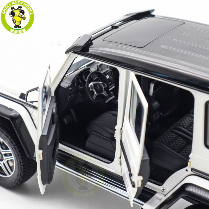 1/18 Mercedes-BENZ G500 4×4² G Class AUTOart 76316 Gloss White Model Car