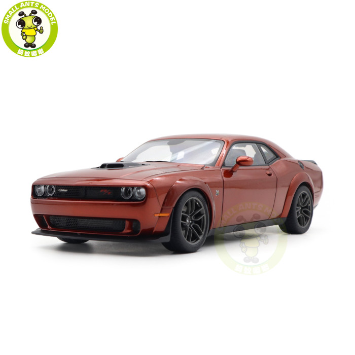 1/18 Dodge Challenger R/T Scat Pack Widebody 2022 Sinamon Stick AUTOart 71773 Model Car