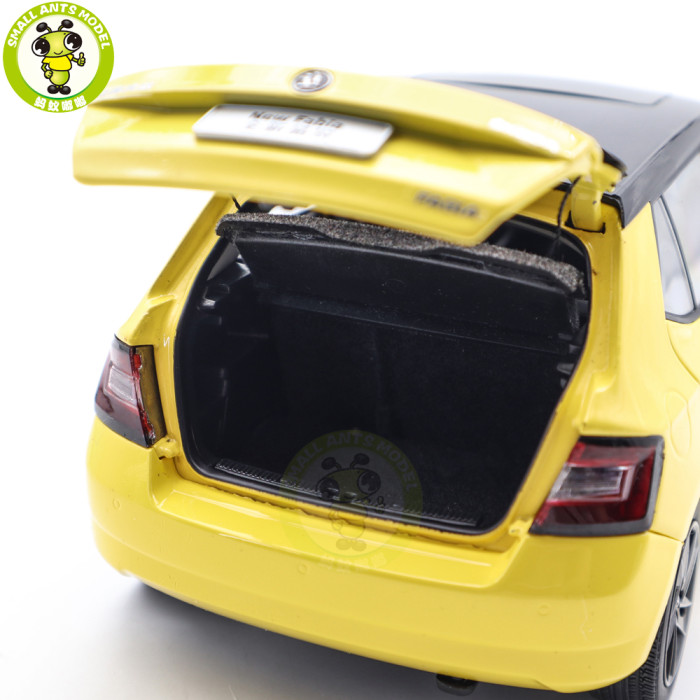 1/18 VW Skoda Fabia Diecast Model Toy Car Gifts For Father Friends