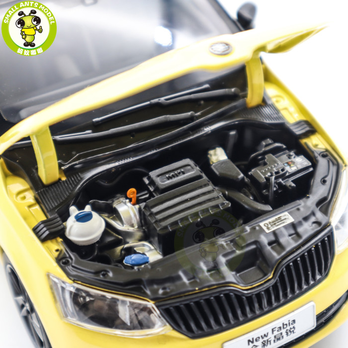 1/18 VW Skoda Fabia Diecast Model Toy Car Gifts For Father Friends