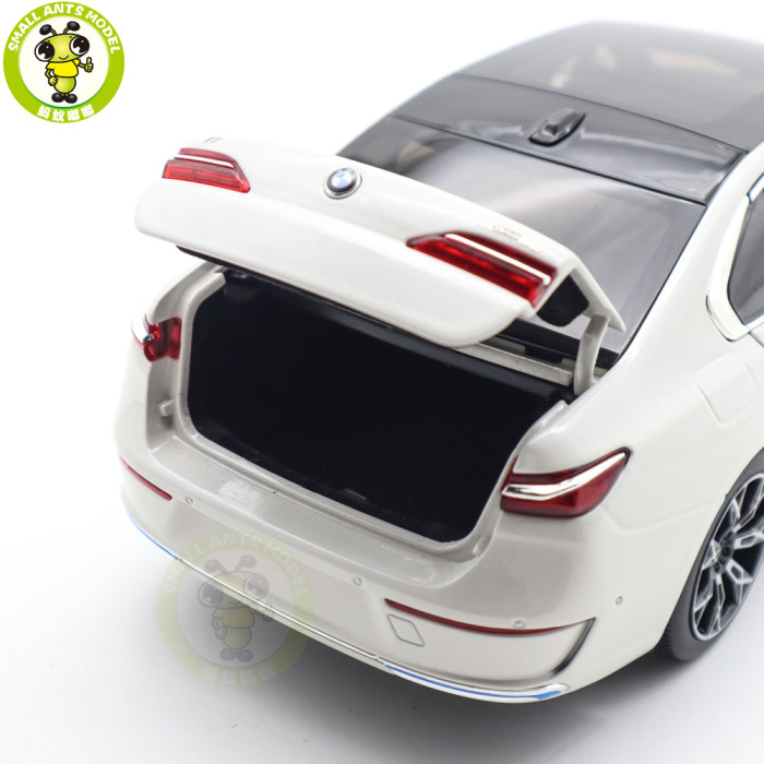 1/18 Minichamps BMW i7 Diecast Model Toys Car Gifts For Father Friends