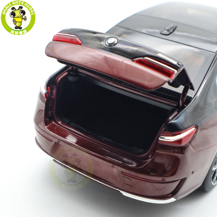 1/18 Minichamps BMW i7 Diecast Model Toys Car Gifts For Father Friends