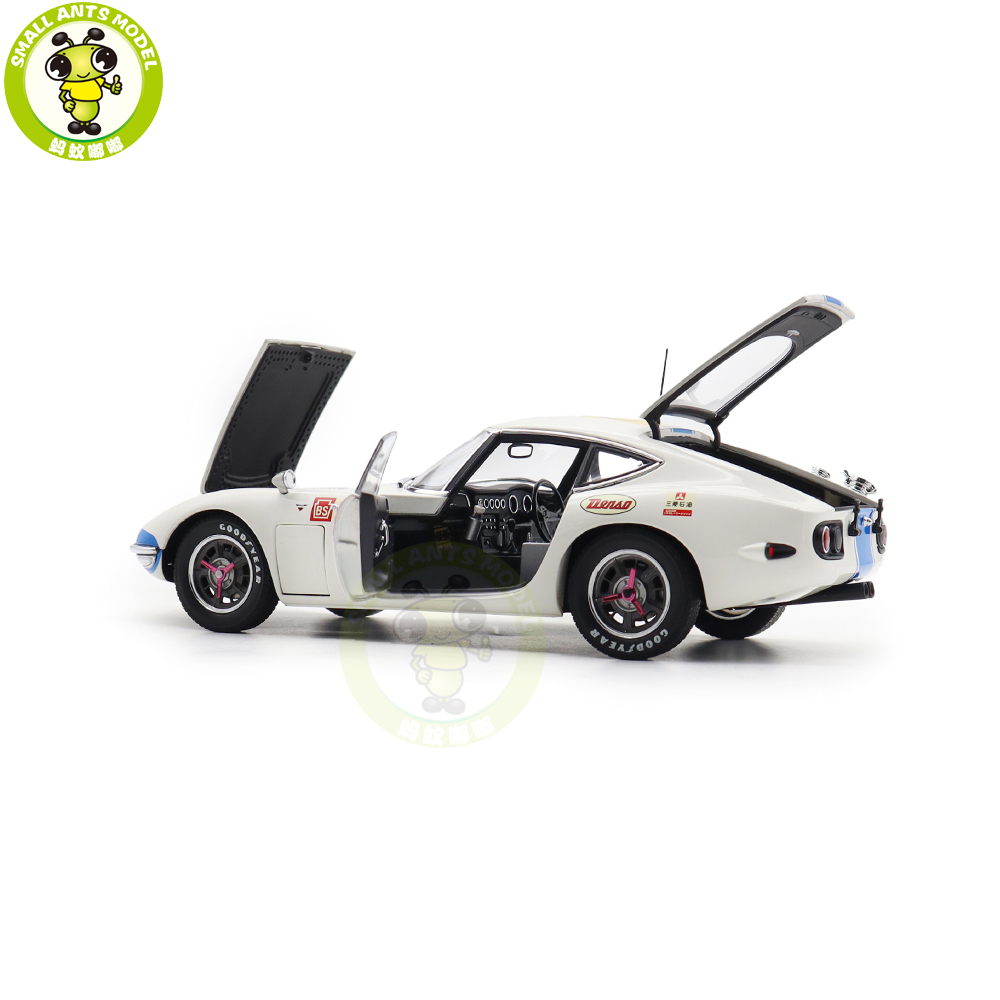 1/18 AUTOart 86716 Toyota 2000GT 24 HRS FUJI 1967 #2 Diecast Model