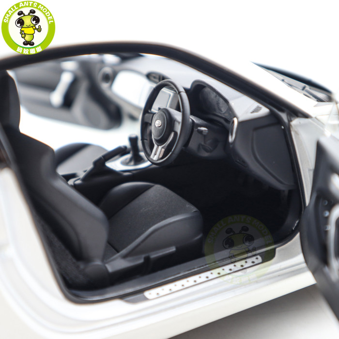 1/18 AUTOart 78693 SUBARU BRZ White Diecast Model Car Gifts For Friends Father
