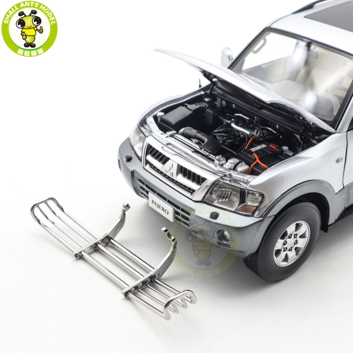 1/18 Mitsubishi PAJERO V73 YC MODEL Diecast Model Toy Car Gifts For Friends Father