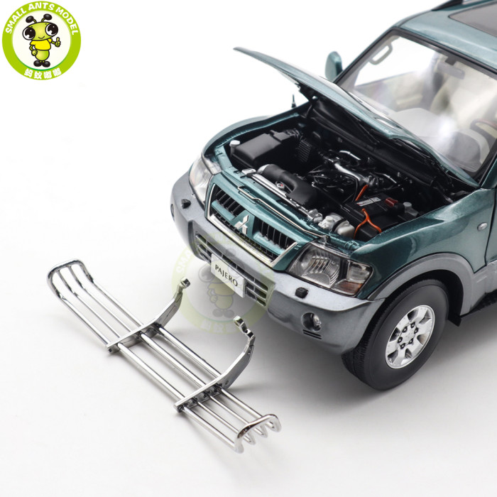 1/18 Mitsubishi PAJERO V73 YC MODEL Diecast Model Toy Car Gifts For Friends Father