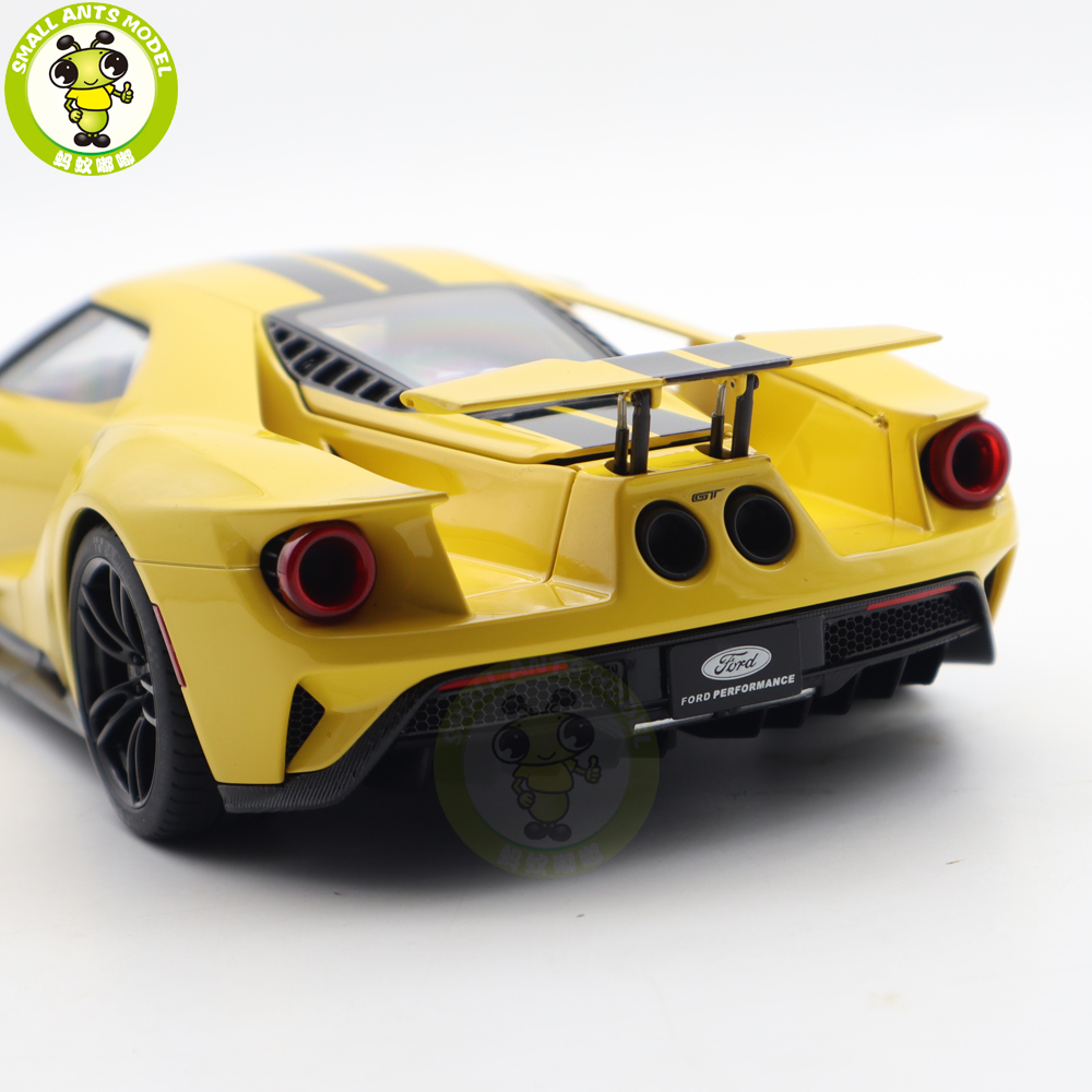 1/18 FORD GT 2017 Triple Yellow / Black Stripes Autoart 72944