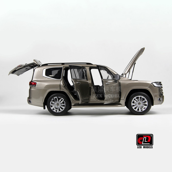 1/18 LCD TOYOTA LAND CRUISER 300 LC300 ZX Diecast Model Toy Car Gifts For Friends Father