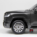 1/18 LCD TOYOTA LAND CRUISER 300 LC300 ZX Diecast Model Toy Car Gifts For Friends Father