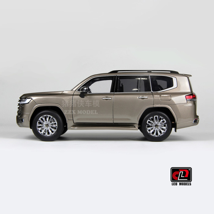 1/18 LCD TOYOTA LAND CRUISER 300 LC300 ZX Diecast Model Toy Car Gifts For Friends Father