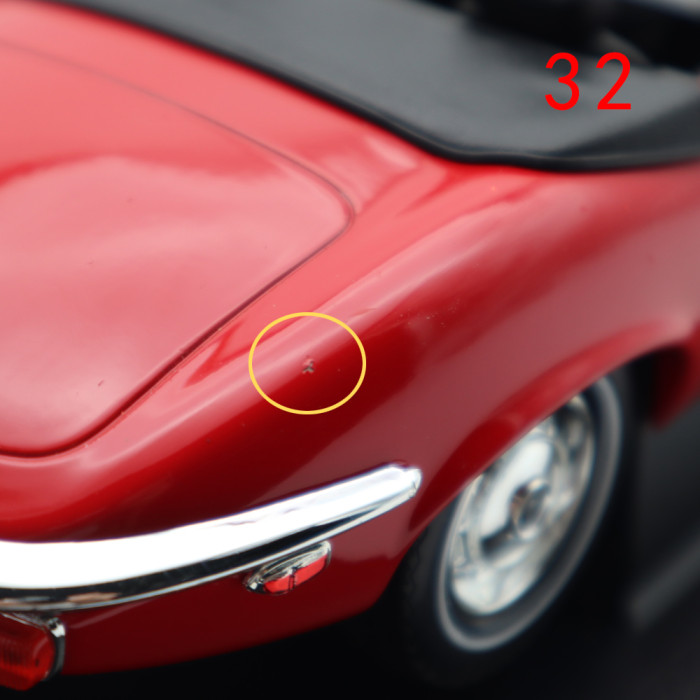 Defective 1/18 1971 Jaguar E-TYPE Roadster Road Signature Diecast Model Car