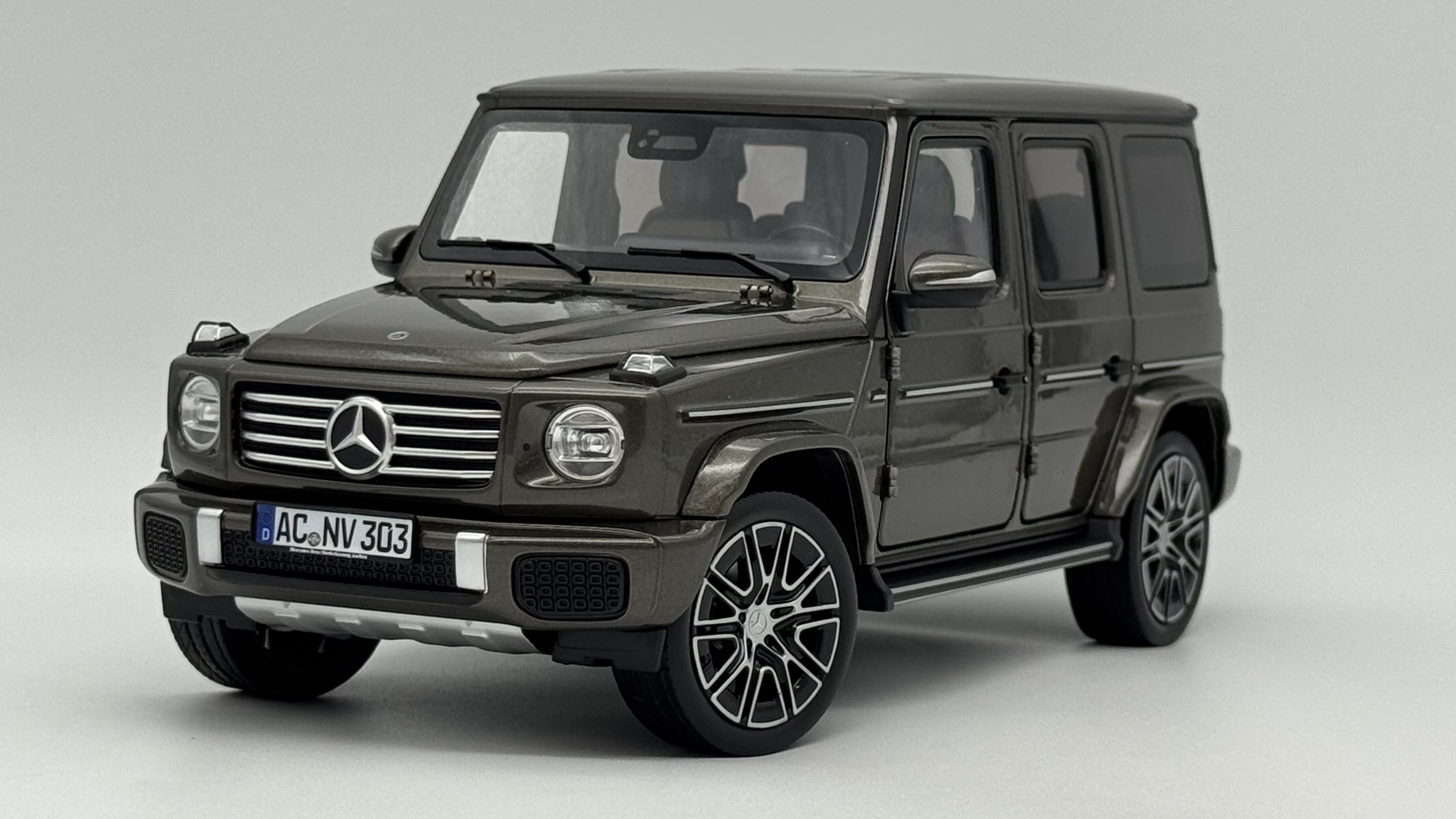 1/18 Mercedes-Benz G CLASS N465 2024 Norev 183036 Iridium