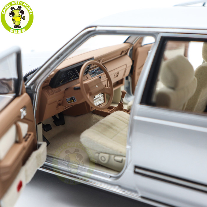 1/18 Toyota Crown Seventh Generation MS122 Diecast Model Car Gifts For Friends