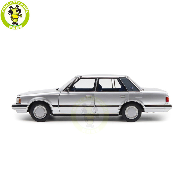 1/18 Toyota Crown Seventh Generation MS122 Diecast Model Car Gifts For Friends