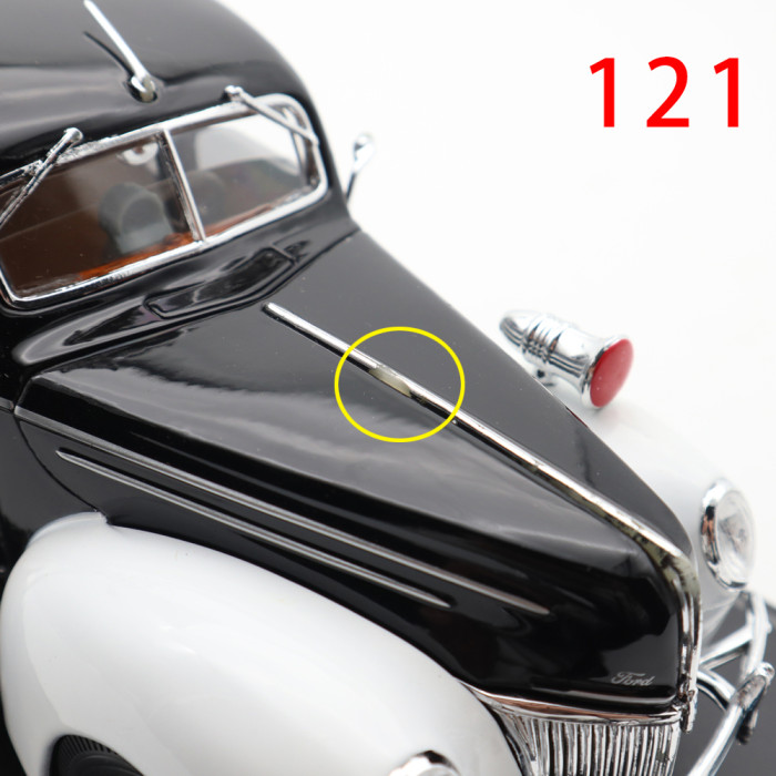 1/18 1939 Ford Deluxe Maisto 31366 Diecast Model Car
