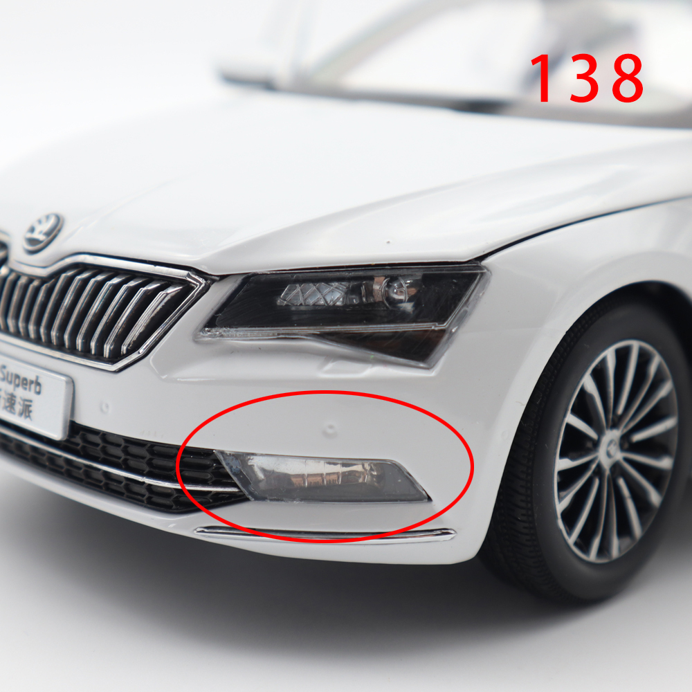 Defective 1/18 VW Skoda SUPERB Diecast Model Car - Shop cheap and