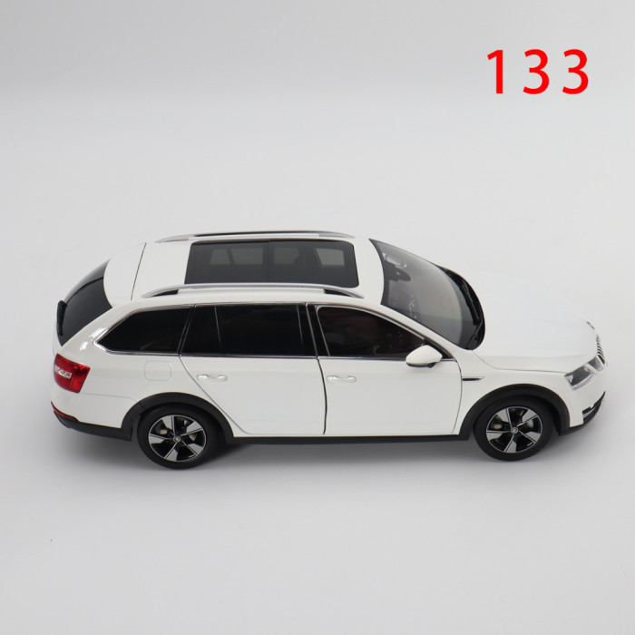 Defective 1/18 VW Skoda Octavia Combi Wagon Diecast Model Car