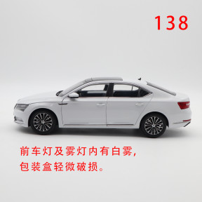 Defective 1/18 VW Skoda SUPERB Diecast Model Car